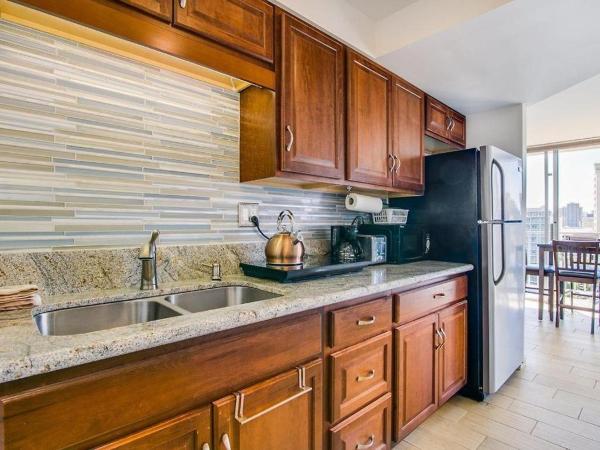 Pacific Monarch : photo 3 de la chambre studio lit queen-size