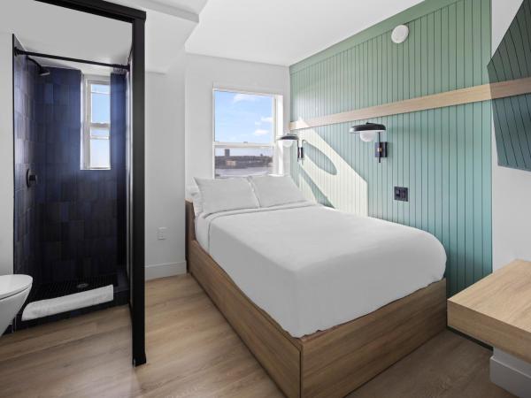 Riverside Tower Hotel : photo 1 de la chambre hébergement double - vue sur rivière