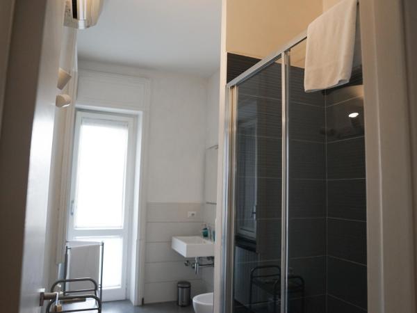 SalernoPrestige rooms : photo 7 de la chambre chambre double