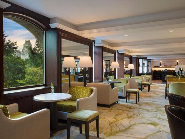 The Ritz-Carlton New York, Central Park : photo 5 de la chambre chambre lit king-size deluxe avec accès au salon club - vue sur intérieur