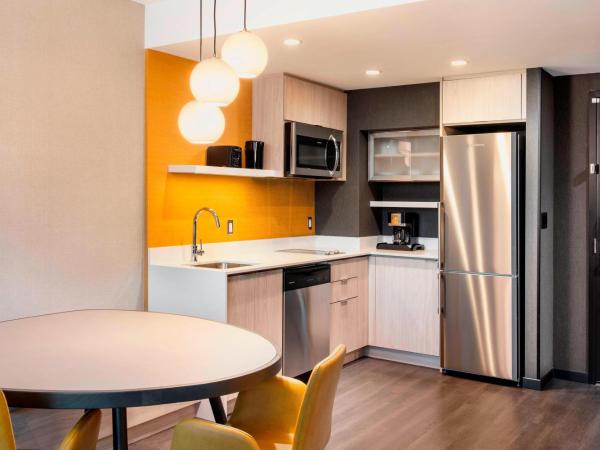 Residence Inn by Marriott Calgary Downtown/Beltline District : photo 2 de la chambre studio 1 lit king-size