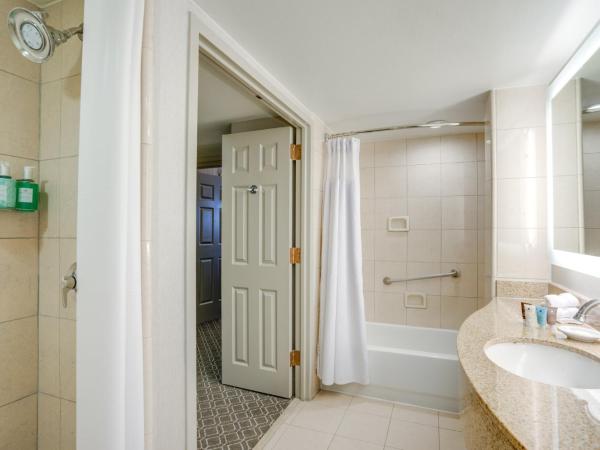 Crowne Plaza New Orleans French Qtr - Astor : photo 1 de la chambre suite lit king-size – non-fumeurs