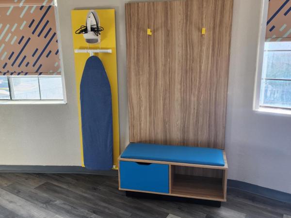 Days Inn & Suites by Wyndham Tucson/Marana : photo 7 de la chambre suite lit king-size deluxe - non-fumeurs