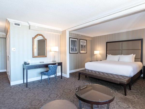 Sandman Signature Edmonton Downtown Hotel : photo 5 de la chambre grande chambre premium avec 1 lit king-size - derniers Étages