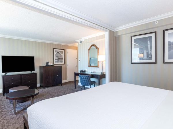 Sandman Signature Edmonton Downtown Hotel : photo 2 de la chambre grande chambre premium avec 1 lit king-size - derniers Étages