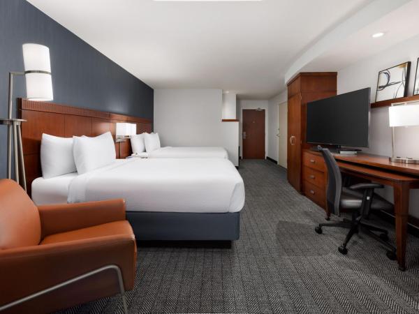 Courtyard By Marriott Las Vegas Stadium Area : photo 1 de la chambre chambre avec 2 grands lits queen-size