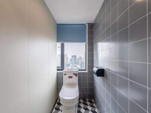 Yootel Hostel : photo 6 de la chambre lit dans dortoir pour femmes de 4 lits