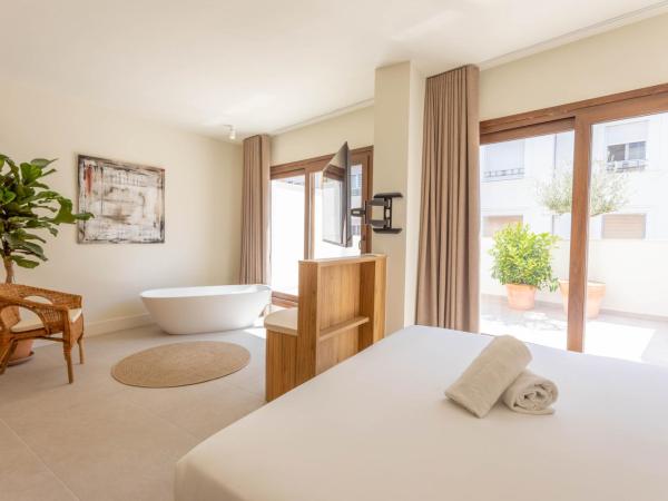 Reina Victoria Velázquez : photo 2 de la chambre suite avec balcon