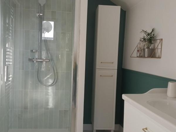 Ô 87 - chambres d'hôtes : photo 5 de la chambre chambre double avec salle de bains privative