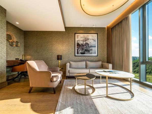 Radisson Collection Hotel, Vadistanbul : photo 2 de la chambre hébergement collection supérieure - vue sur ville et forêt