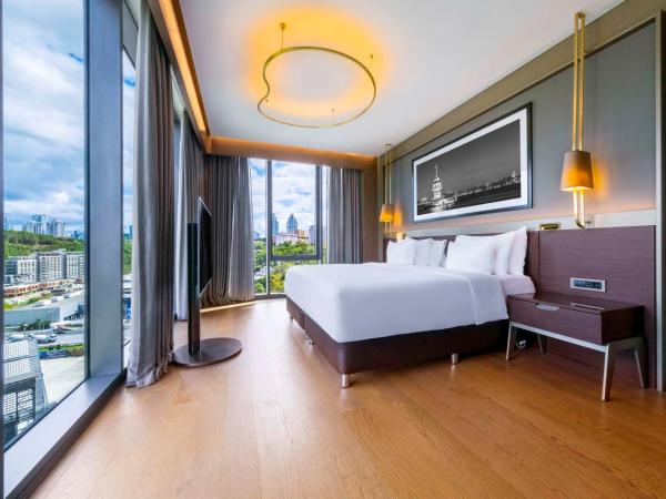 Radisson Collection Hotel, Vadistanbul : photo 2 de la chambre suite 1 chambre - vue sur ville et forêt