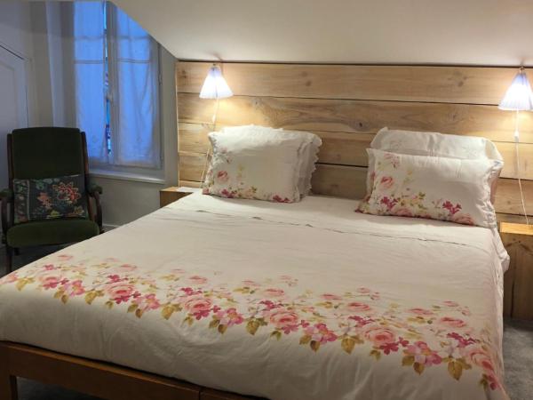 La Croix Blanche : photo 4 de la chambre chambre lit king-size