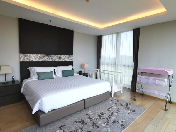 North Park Serviced Apartment Bangkok : photo 9 de la chambre suite familiale avec balcon