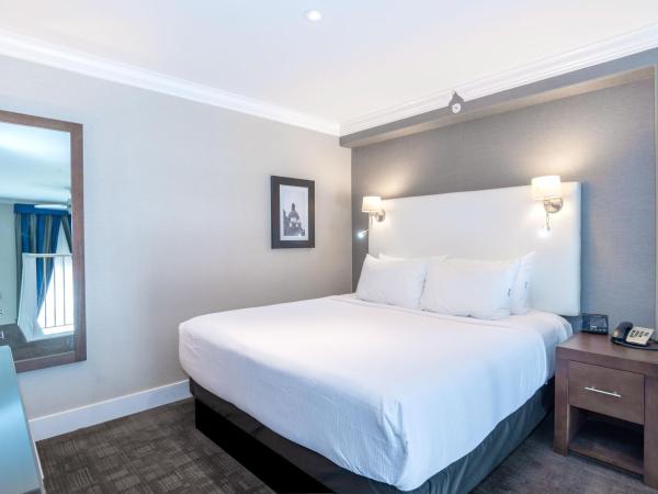 Sandman Signature Edmonton South Hotel : photo 1 de la chambre loft suite, 1 king bed, kitchen