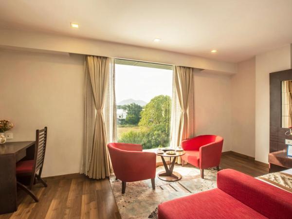 Vesta Grand Central Udaipur : photo 2 de la chambre suite - vue sur ville
