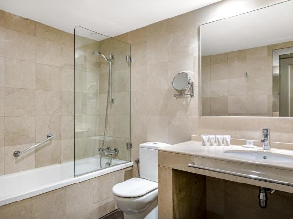 AC Hotel Victoria Suites by Marriott : photo 2 de la chambre chambre lit king-size standard - vue sur rue