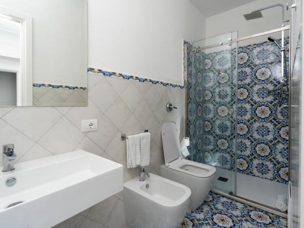 Guest House La Piazzetta : photo 5 de la chambre chambre double deluxe