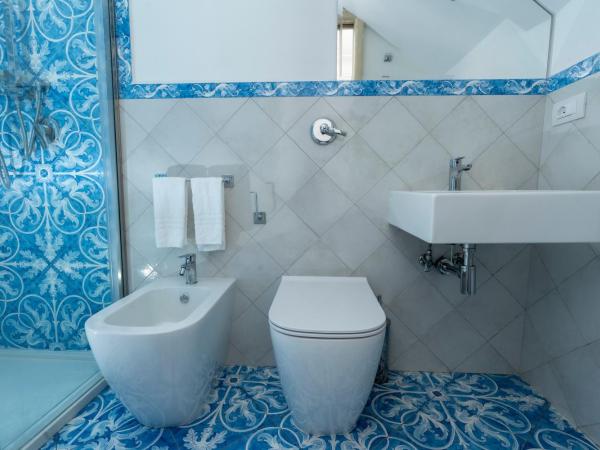 Guest House La Piazzetta : photo 7 de la chambre chambre double standard