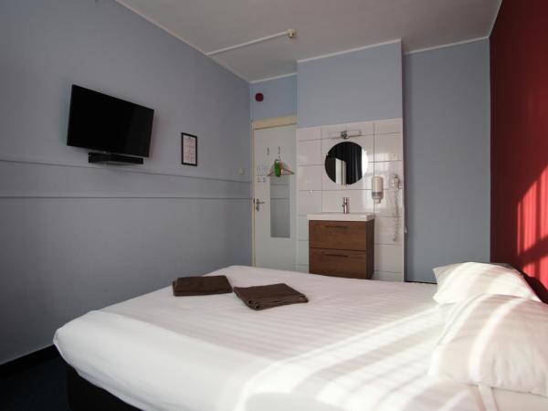 Hotel Abba : photo 5 de la chambre chambre double avec salle de bains commune