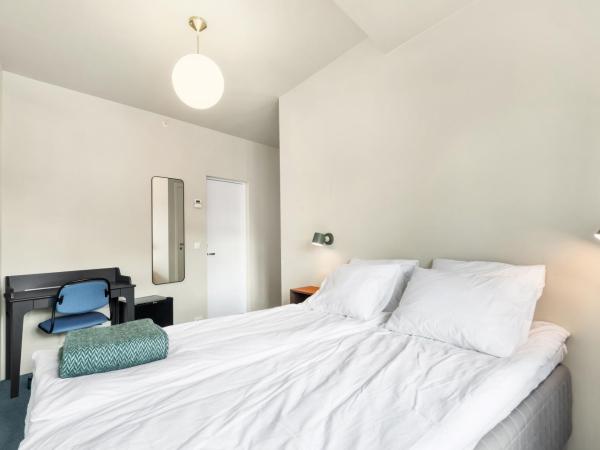 Central Guest House - Bedroom with private Bathroom : photo 6 de la chambre chambre double avec salle de bains privative