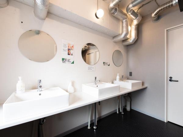 Imano Tokyo Hostel : photo 9 de la chambre lit dans un dortoir pour hommes de 10 lits