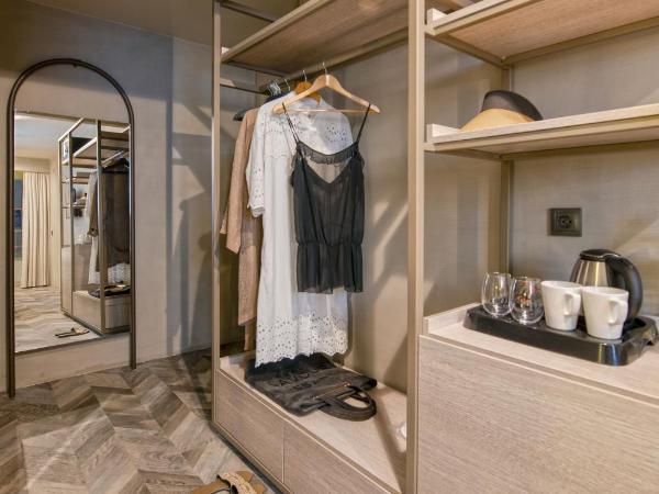 Büyük Hotel : photo 2 de la chambre chambre double ou lits jumeaux avec balcon