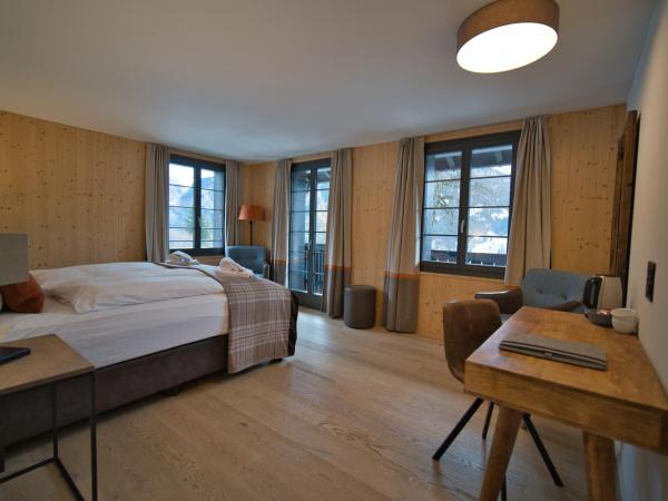 Eiger View Alpine Lodge : photo 4 de la chambre chambre double deluxe avec balcon - vue sur eiger
