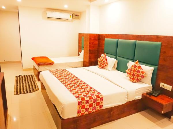 Hotel Tark Plaza Near IGI Airport Delhi : photo 1 de la chambre chambre quadruple