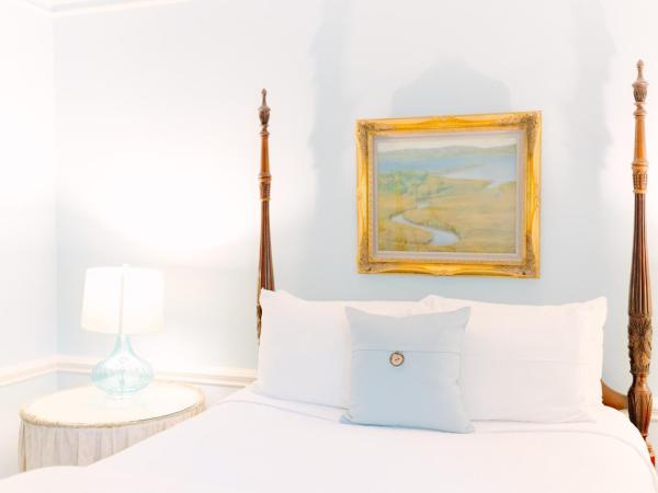 The Morehead Inn : photo 1 de la chambre chambre lit queen-size deluxe