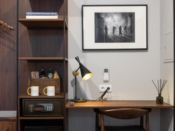 Utopian Hotel, a charming guesthouse : photo 6 de la chambre chambre lit king-size avec balcon