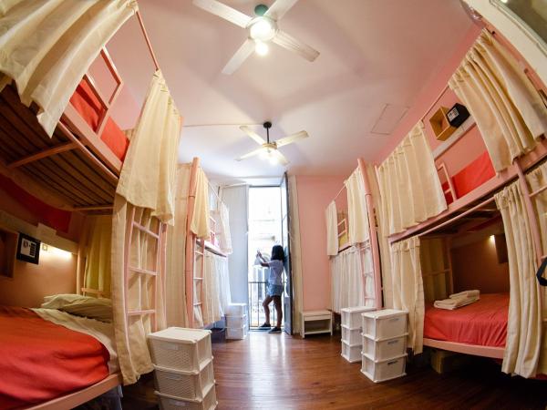 BA STOP Hostel : photo 3 de la chambre lit simple dans dortoir pour femmes