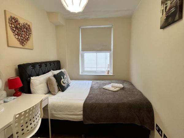 Metropolitan Coziness Private Bedrooms in Euston Station 161 : photo 7 de la chambre chambre double standard avec salle de bains commune