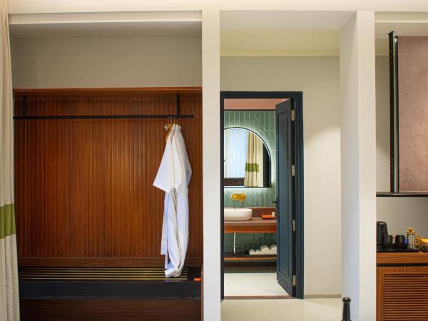 Casa Blanca Lakecity : photo 7 de la chambre suite avec balcon