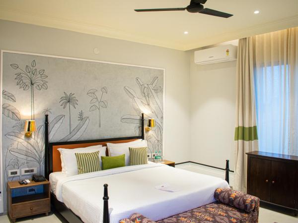 Casa Blanca Lakecity : photo 2 de la chambre suite avec balcon