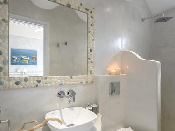 Sofi pension : photo 10 de la chambre chambre double ou lits jumeaux - vue sur ville