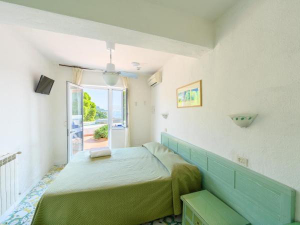 Hotel Parco Cartaromana : photo 1 de la chambre chambre double ou lits jumeaux Économique