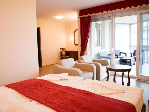 Luxury Hotel Siófok : photo 5 de la chambre chambre double avec terrasse