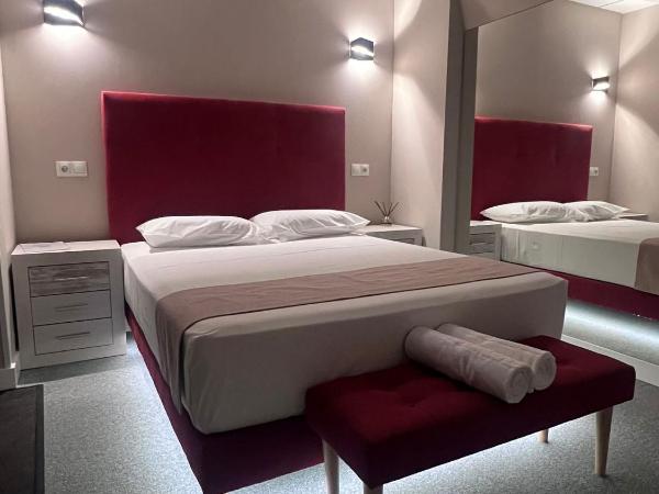 Rooms Luxury Madrid : photo 2 de la chambre suite lit queen-size