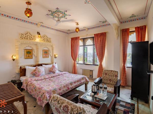 Zostel Udaipur : photo 1 de la chambre chambre double – vue sur lac