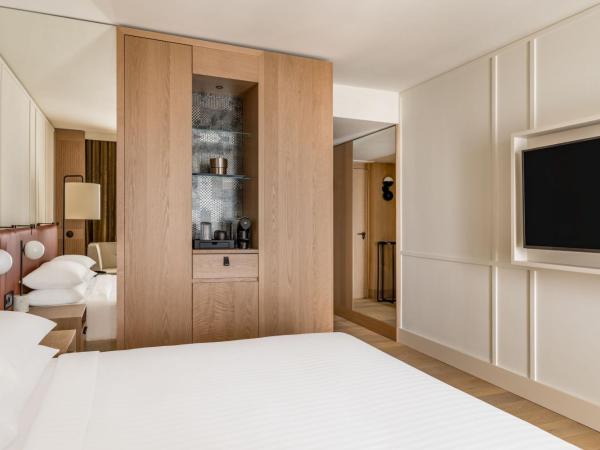 Munich Marriott Hotel City West : photo 2 de la chambre chambre lit king-size exécutive - accès au salon club