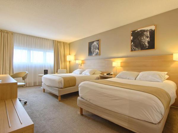 Best Western Plus Paris Orly Airport : photo 3 de la chambre chambre familiale avec 4lits doubles