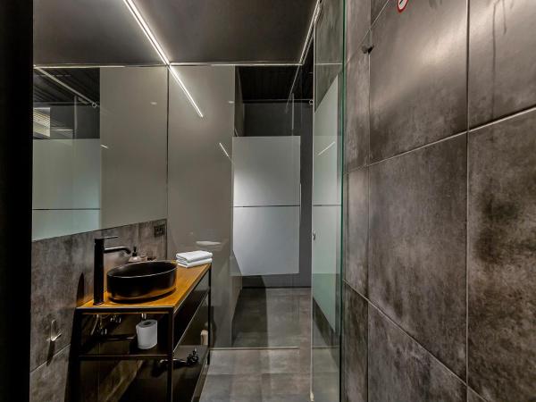 Apartaestudios Evolution Luxury : photo 10 de la chambre chambre double deluxe avec balcon