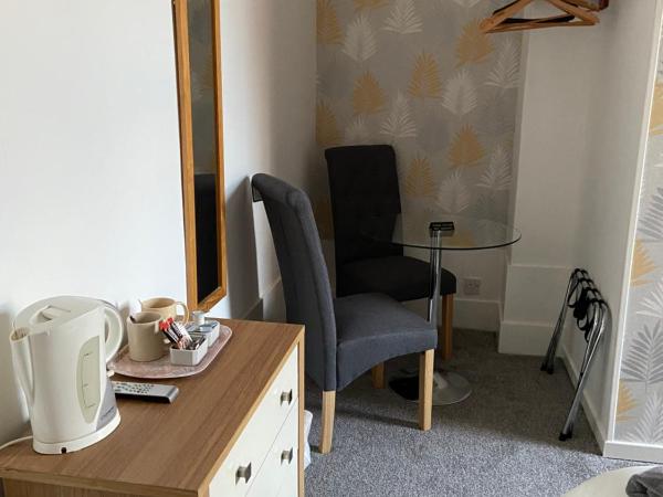 Belhaven Private Hotel : photo 2 de la chambre chambre lits jumeaux avec salle de bains