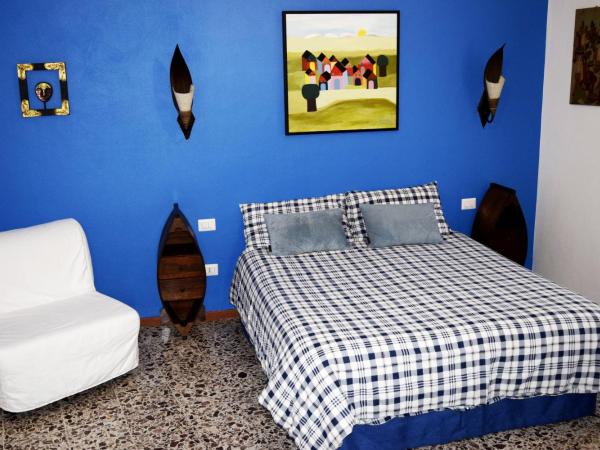 Affittacamere Il Pittoresco : photo 2 de la chambre chambre double ou lits jumeaux avec salle de bains privative