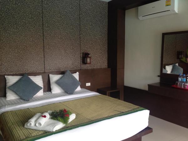 Khum Laanta Resort - SHA Extra Plus : photo 10 de la chambre chambre double deluxe - vue sur piscine