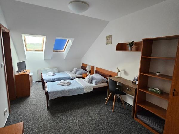 Penzion a Restaurace Simanda : photo 4 de la chambre petite chambre lits jumeaux