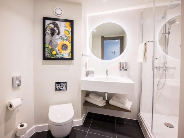 Hampton By Hilton Blackpool : photo 8 de la chambre chambre double premium avec 2 lits doubles - non-fumeurs