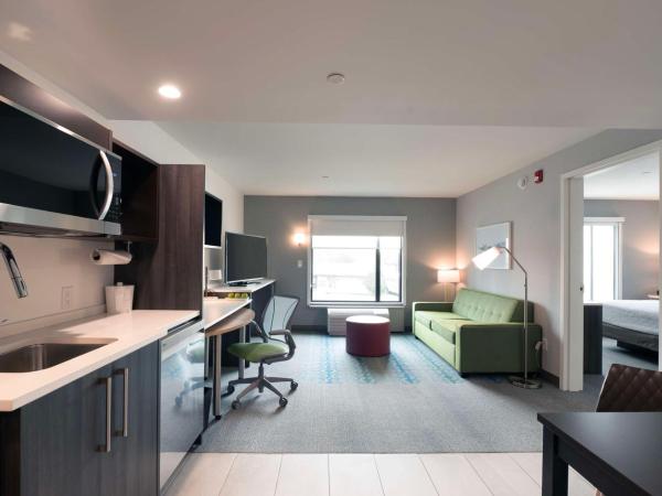 Home2 Suites By Hilton Quebec City : photo 7 de la chambre suite 1 chambre lit king-size