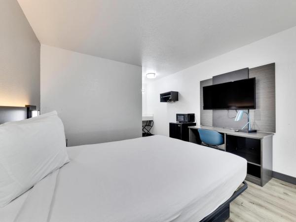 Motel 6-Austin, TX - South - Airport : photo 5 de la chambre chambre lit queen-size 