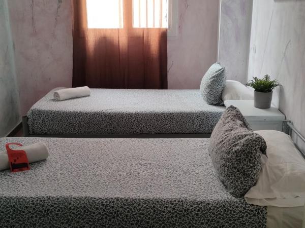 SevillaDream : photo 5 de la chambre chambre lits jumeaux avec salle de bains commune